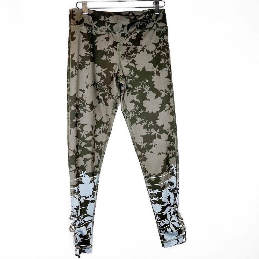 Pure + Good | Green Blue Floral Crop Leggings - Picture 7 of 7